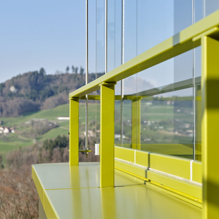 balkonverglasung mit schöner aussicht